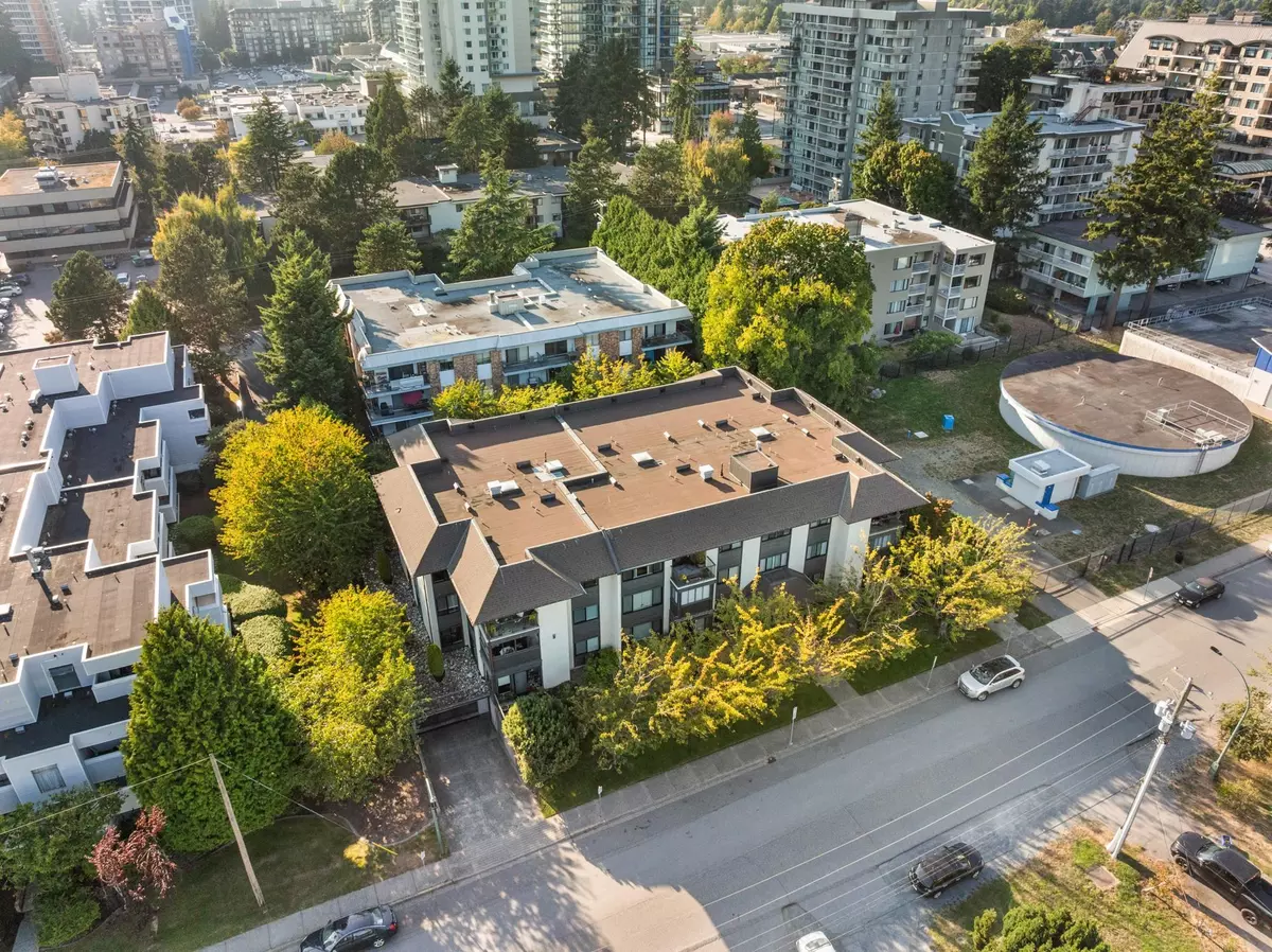 White Rock, BC V4B 4C6,1531 Merklin ST #205