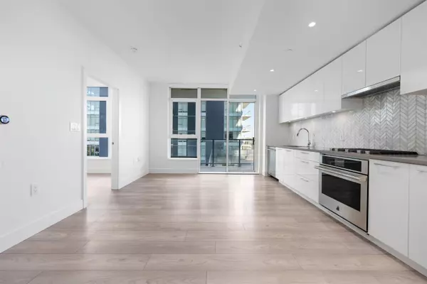 Vancouver, BC V5S 0H4,8570 Rivergrass DR #601