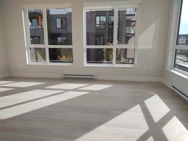 Tsawwassen, BC V4M 0C7,1942 Starling DR #201