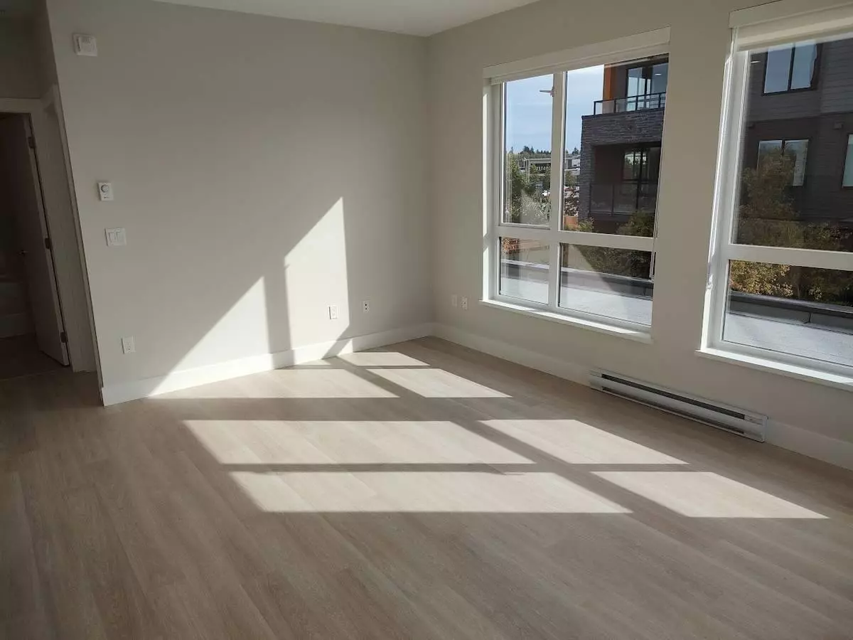 Tsawwassen, BC V4M 0C7,1942 Starling DR #201