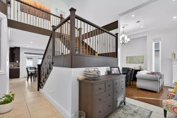 13255 62 AVE Surrey, BC V3X 2H7