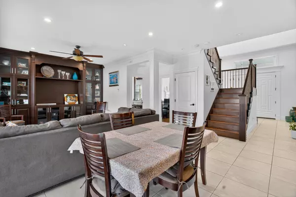 13255 62 AVE Surrey, BC V3X 2H7