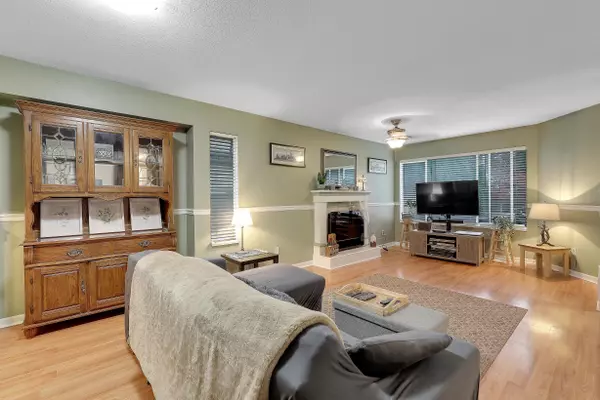 Surrey, BC V3R 9W7,9667 151b ST