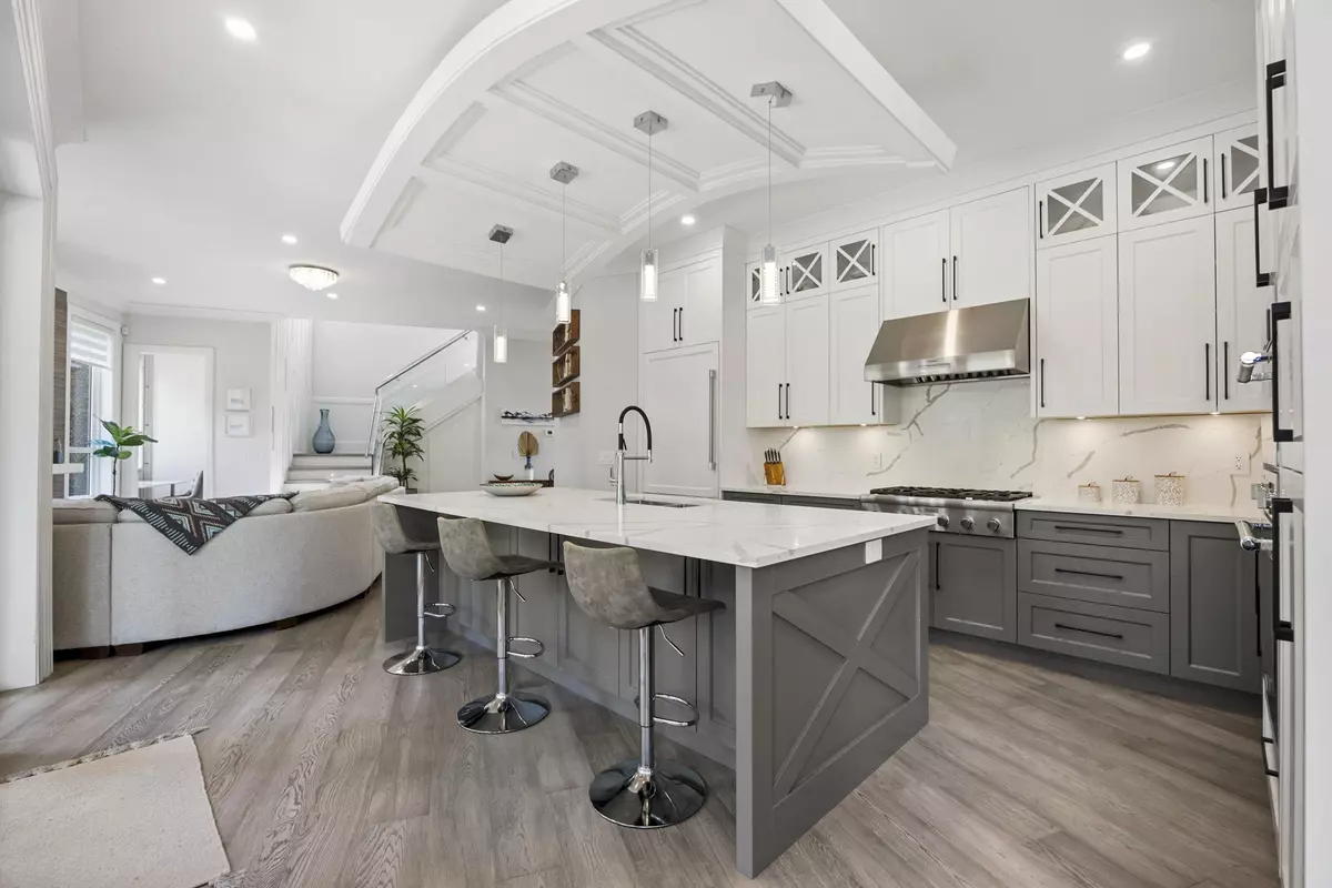 Surrey, BC V4A 4Y4,918 163 ST