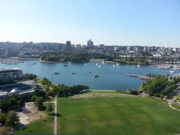 289 Drake ST, Vancouver, BC V6B 5Z5