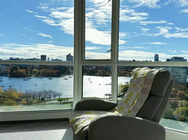 289 Drake ST #1501, Vancouver, BC V6B 5Z5