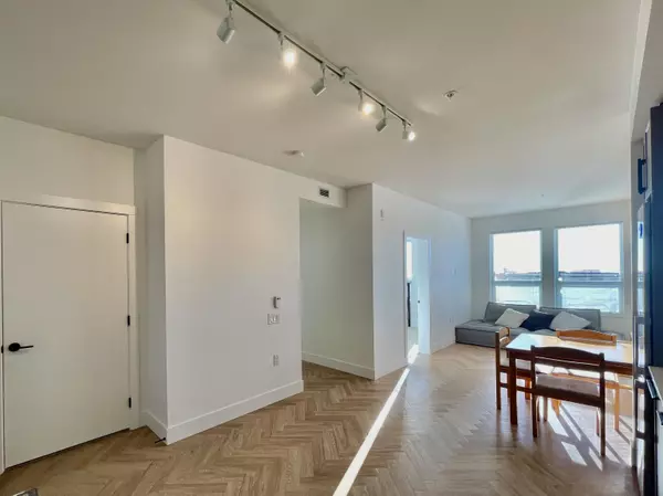 Burnaby, BC V5A 0E9,9228 Slopes Mews #309