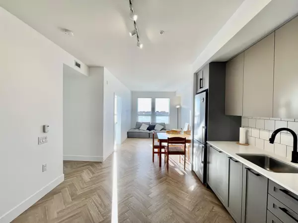 Burnaby, BC V5A 0E9,9228 Slopes Mews #309