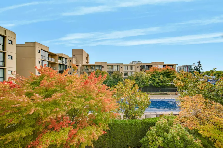 7831 Westminster HWY #705, Richmond, BC V6X 4J4