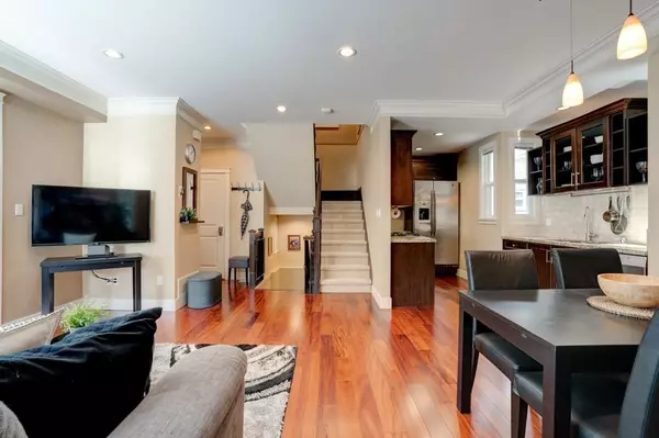 North Vancouver, BC V7L 3L6,1626 St. Andrews AVE