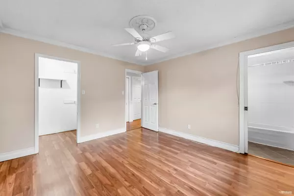 2214 153a ST Surrey, BC V4A 4R5