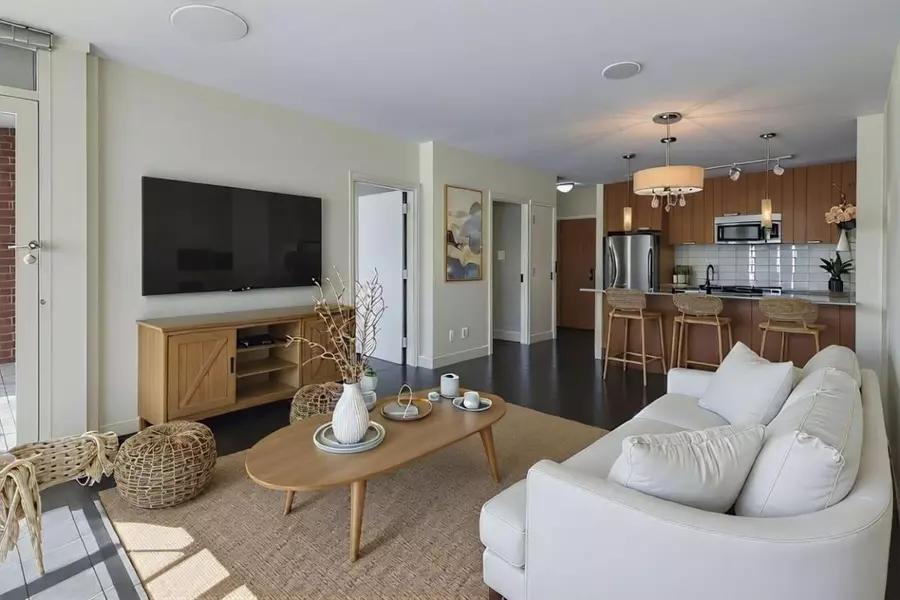 2321 Scotia ST #201, Vancouver, BC V5T 0A8