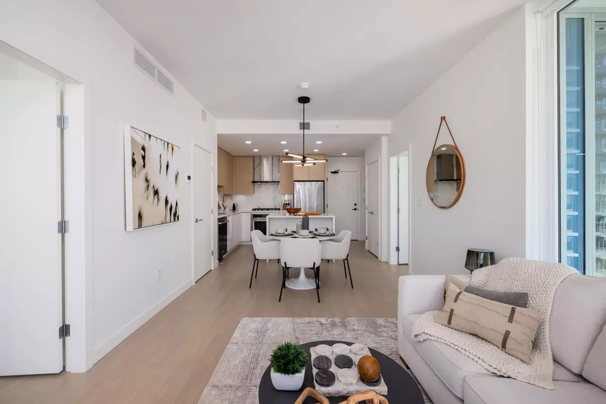 Coquitlam, BC V3J 0N7,699 Whiting WAY #1702