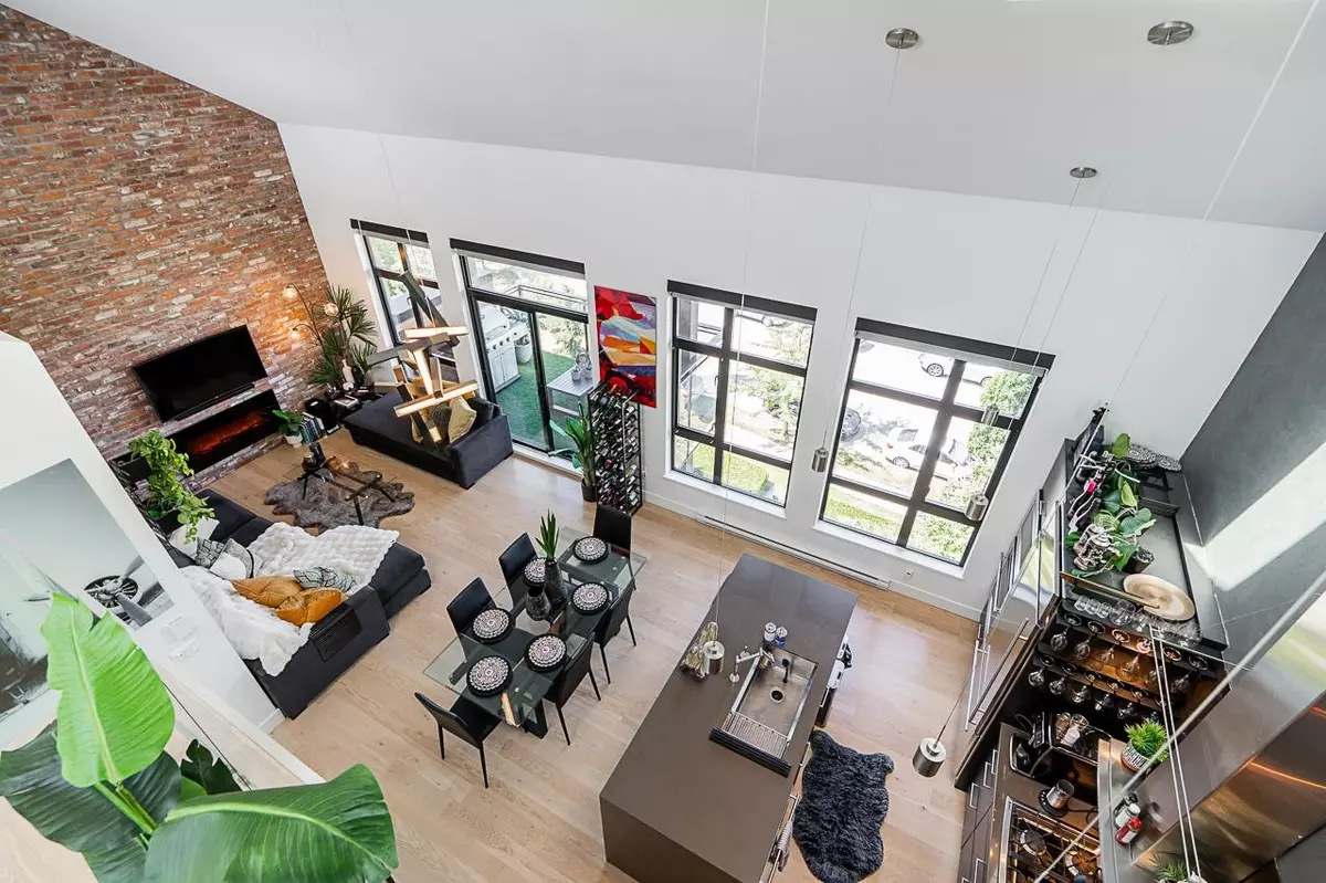 New Westminster, BC V3M 0H4,220 Salter ST #416