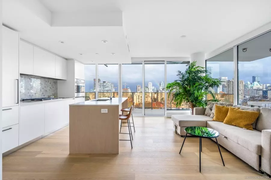 1180 Broughton ST #1504, Vancouver, BC V6G 2B1