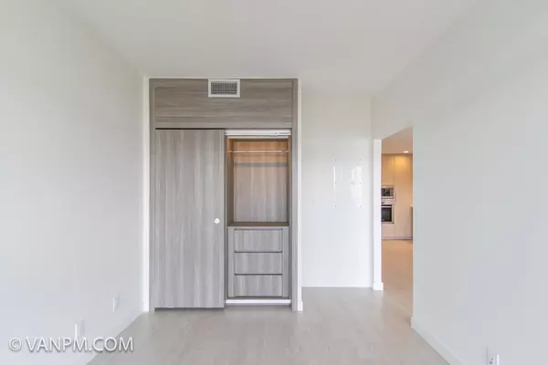 4880 Lougheed HWY #2306 Burnaby, BC V5C 0N1