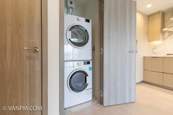 4880 Lougheed HWY #2306 Burnaby, BC V5C 0N1