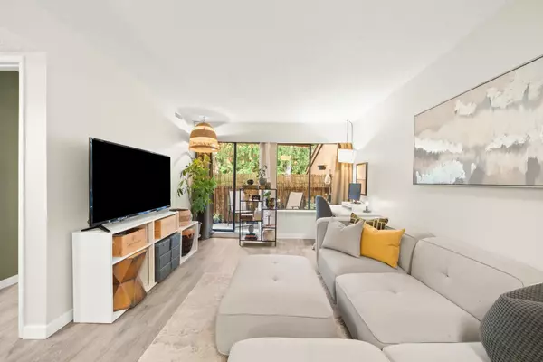 North Vancouver, BC V7J 3K3,1884 Purcell WAY