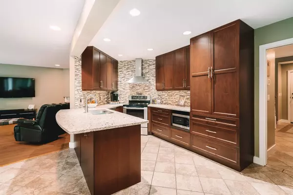 Surrey, BC V3S 7S1,14832 83 AVE