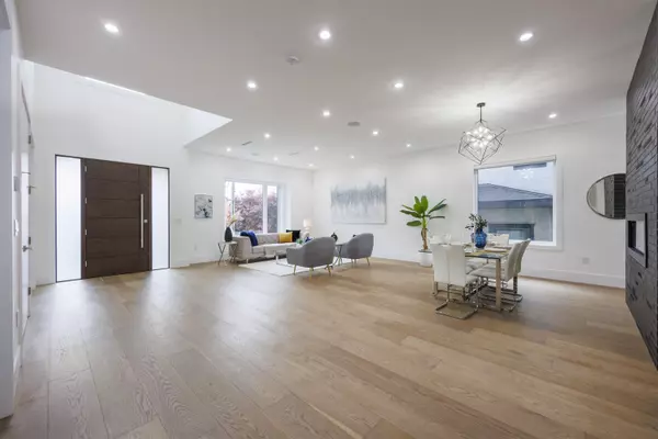 Burnaby, BC V3N 2L8,8475 12th AVE