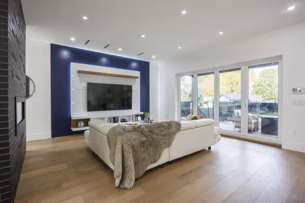 8475 12th AVE Burnaby, BC V3N 2L8