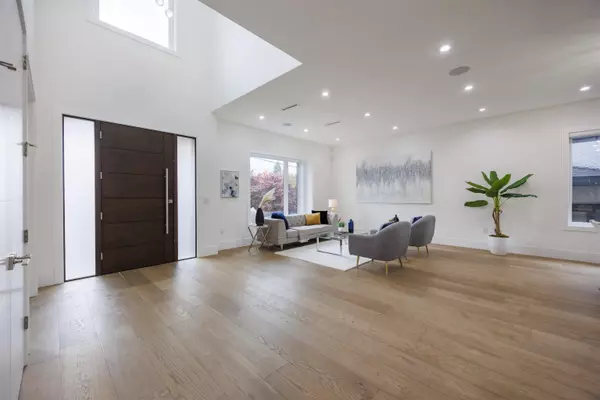 Burnaby, BC V3N 2L8,8475 12th AVE