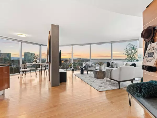 938 Nelson ST #3204, Vancouver, BC V6Z 3A7