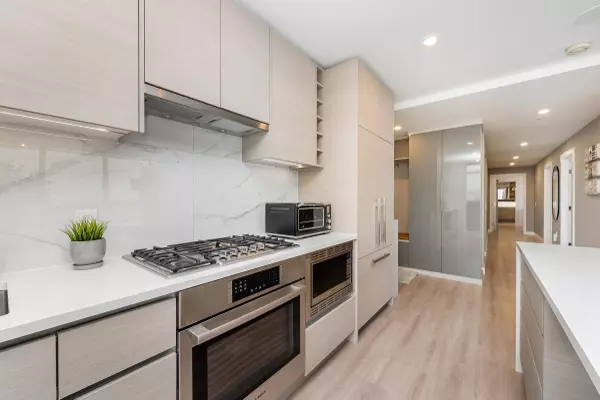 New Westminster, BC V3M 0N5,823 Carnarvon ST #2901