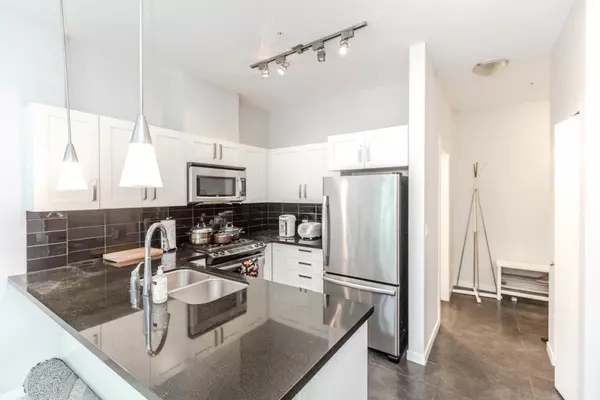 2133 Douglas RD #109, Burnaby, BC V5C 0E9