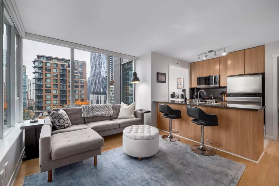 1010 Richards ST #1107, Vancouver, BC V6B 1G2