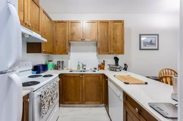 Surrey, BC V3T 0A9,13277 108 AVE #519