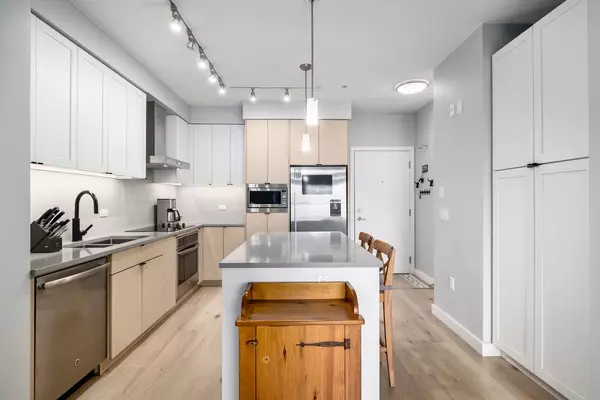 North Vancouver, BC V7K 0A3,3205 Mountain HWY #207