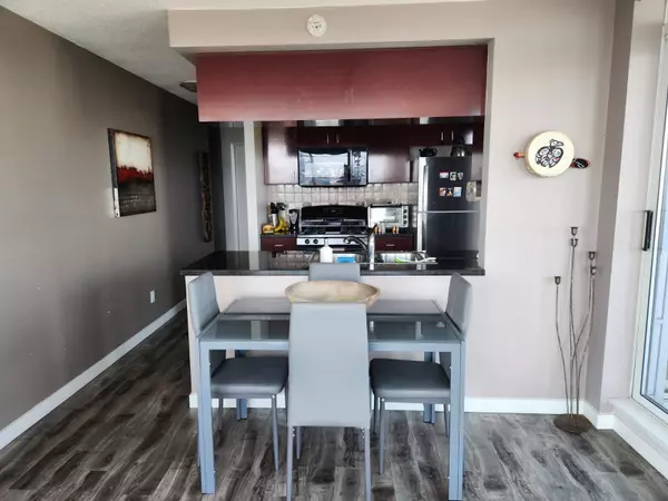 1033 Marinaside CRES #2803 Vancouver, BC V6Z 3A3