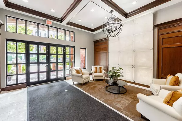 Surrey, BC V3Z 0L3,3323 151 ST ##421