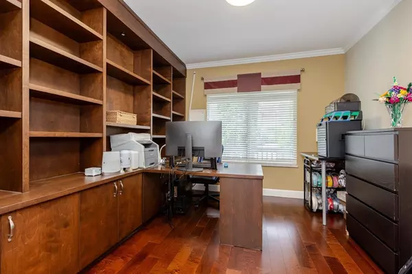 20216 70a AVE Langley, BC V2Y 2Y6