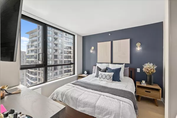 928 Homer ST #2308 Vancouver, BC V6B 1T7