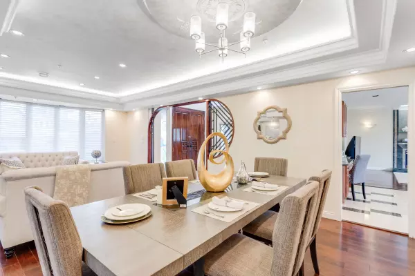 1088 W 42nd AVE Vancouver, BC V6M 2A8