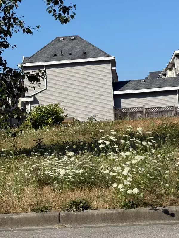 6725 192 Diversion Surrey, BC V4N 6A3