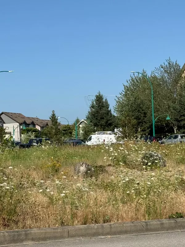 6725 192 Diversion Surrey, BC V4N 6A3