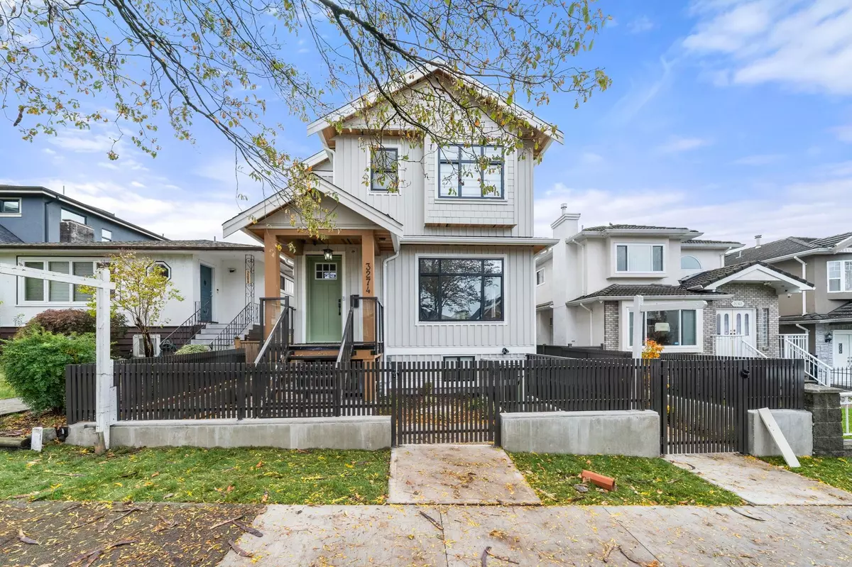 Vancouver, BC V5R 3B1,3274 E 44th AVE #2