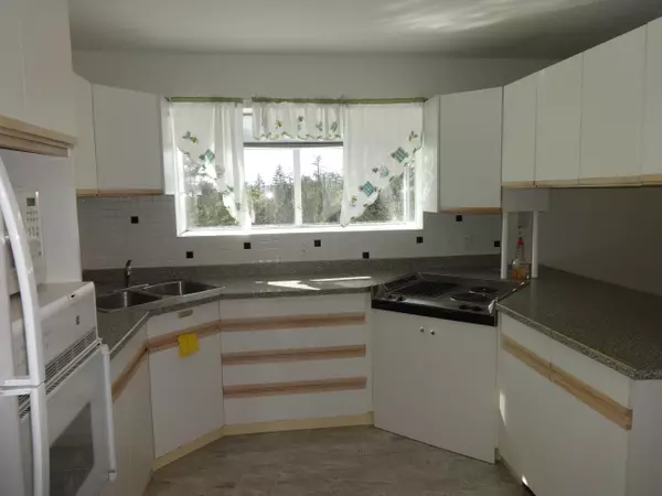 11682 Sunshine Coast HWY Madeira Park, BC V7Z 1B9