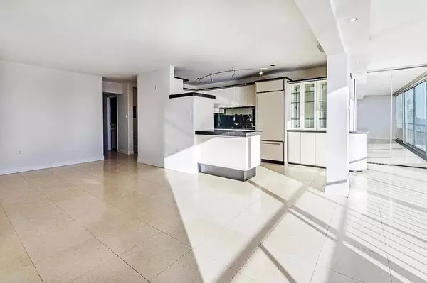 West Vancouver, BC V7V 4G8,150 24th ST #407