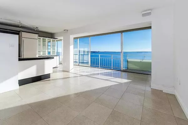 150 24th ST #407, West Vancouver, BC V7V 4G8