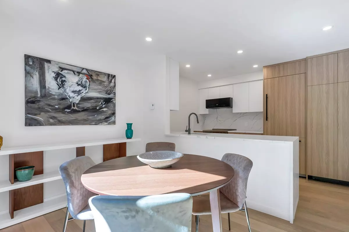 Vancouver, BC V6H 3W5,1340 W 7th AVE