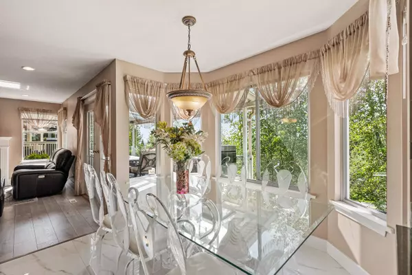 2622 Sandstone CRES Coquitlam, BC V3E 2T8