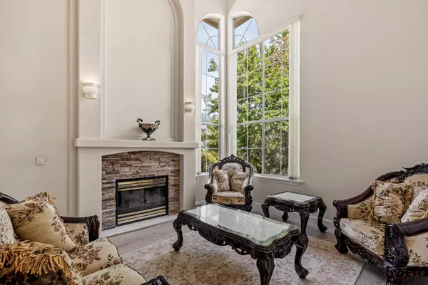 Coquitlam, BC V3E 2T8,2622 Sandstone CRES