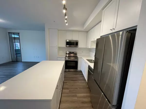 16633 24 AVE #210, Surrey, BC V3Z 1K5