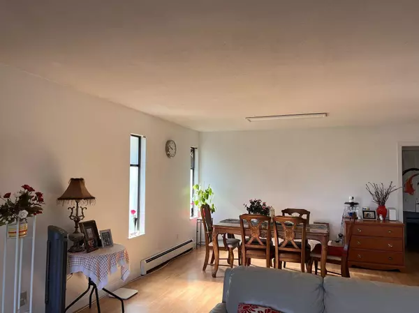 Richmond, BC V6Y 1K6,9580 Blundell RD #Upper