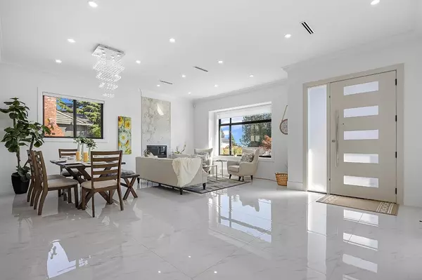 Burnaby, BC V5J 2K6,4527 Clinton ST