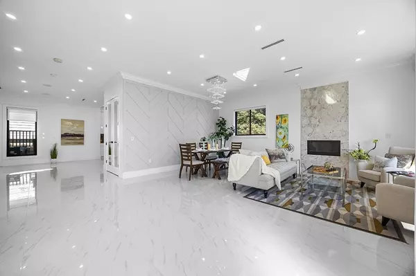 Burnaby, BC V5J 2K6,4527 Clinton ST